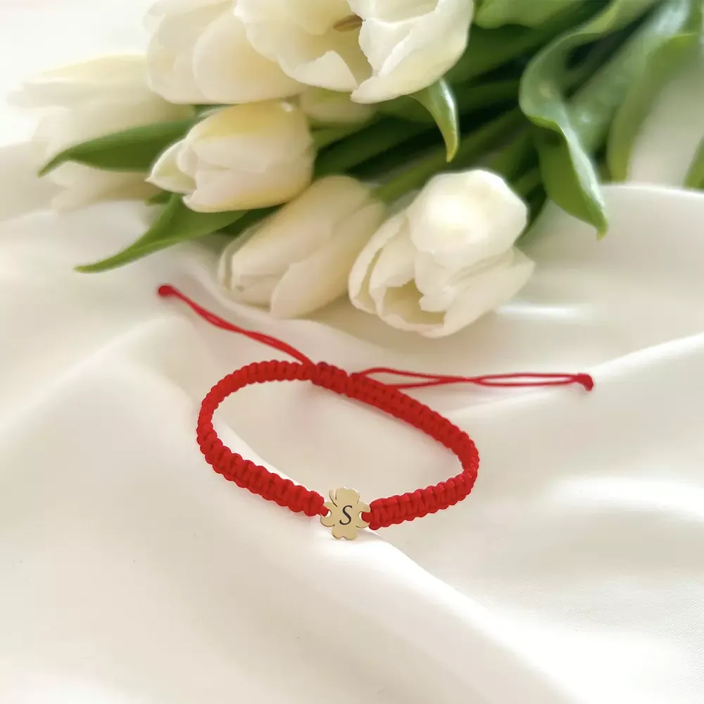 products/650/bratara-aur-dama-snur-reglabil-si-trifoi-personalizata-initiala-8-mm-123556.webp