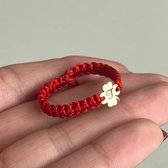 Bratara Aur bebelusi, snur reglabil si trifoi, personalizata initiala (8 mm)