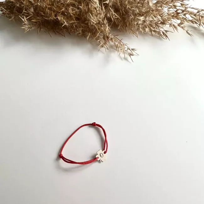 Bratara Aur copii, snur reglabil si trifoi, personalizata initiala (8 mm)