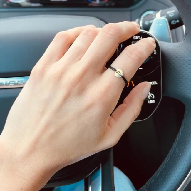 Inel snur Aur 14K Premium, reglabil si banut mic, personalizat gravura zodie (7 mm)